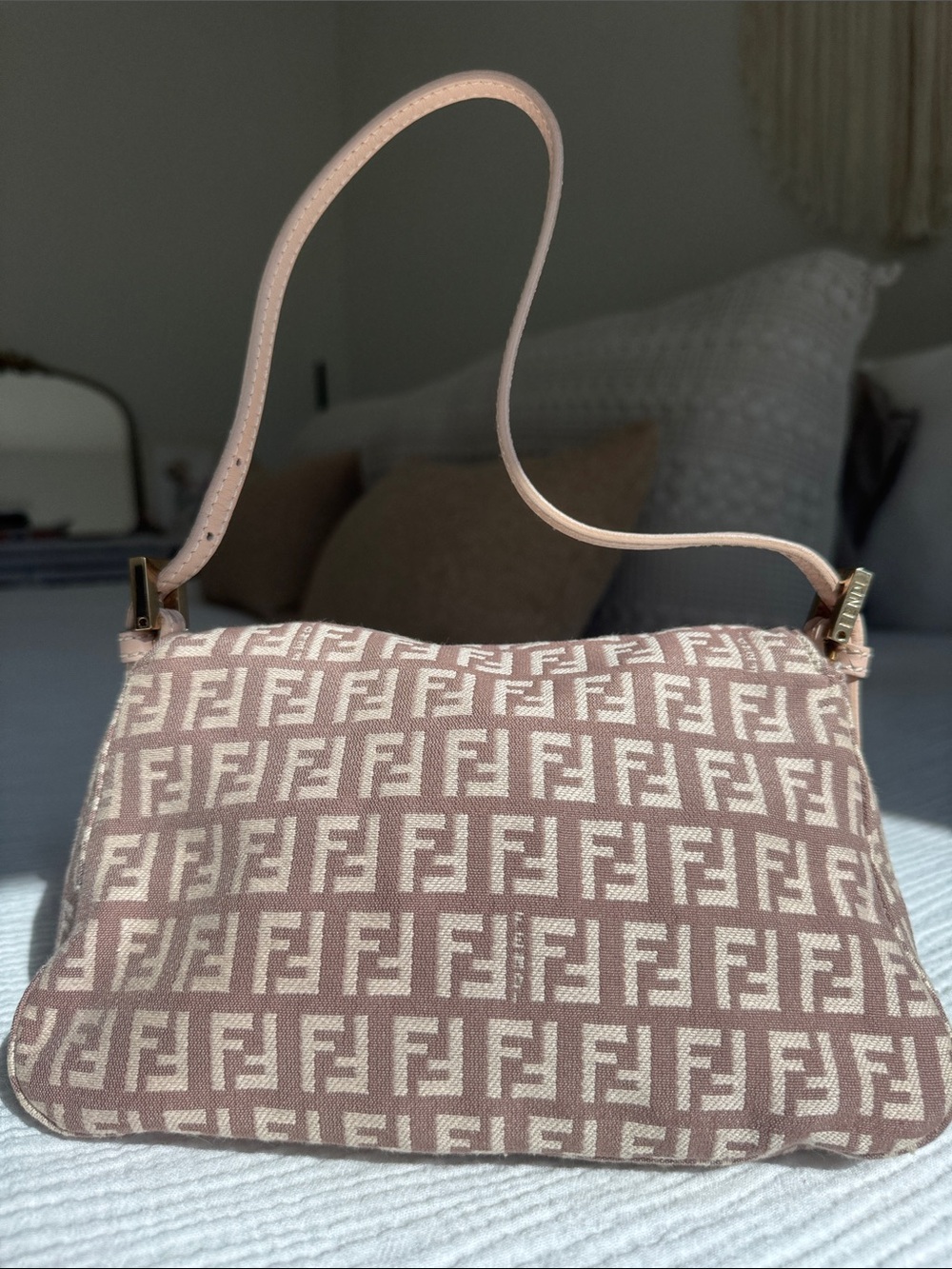 Vintage Fendi Baguette Shoulder Bag | Rare Y2K, Authentic w/ COA - Picture 4 of 15